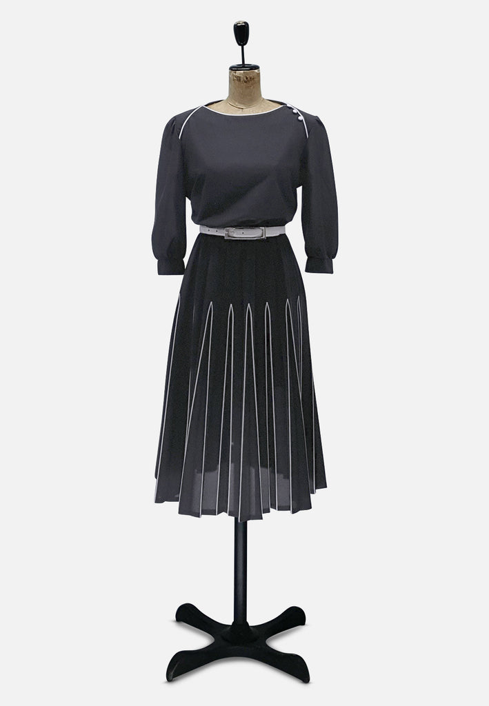 Vintage Clothing - Pleats in Action - Painted Bird Vintage Boutique & The Aviary - Dresses