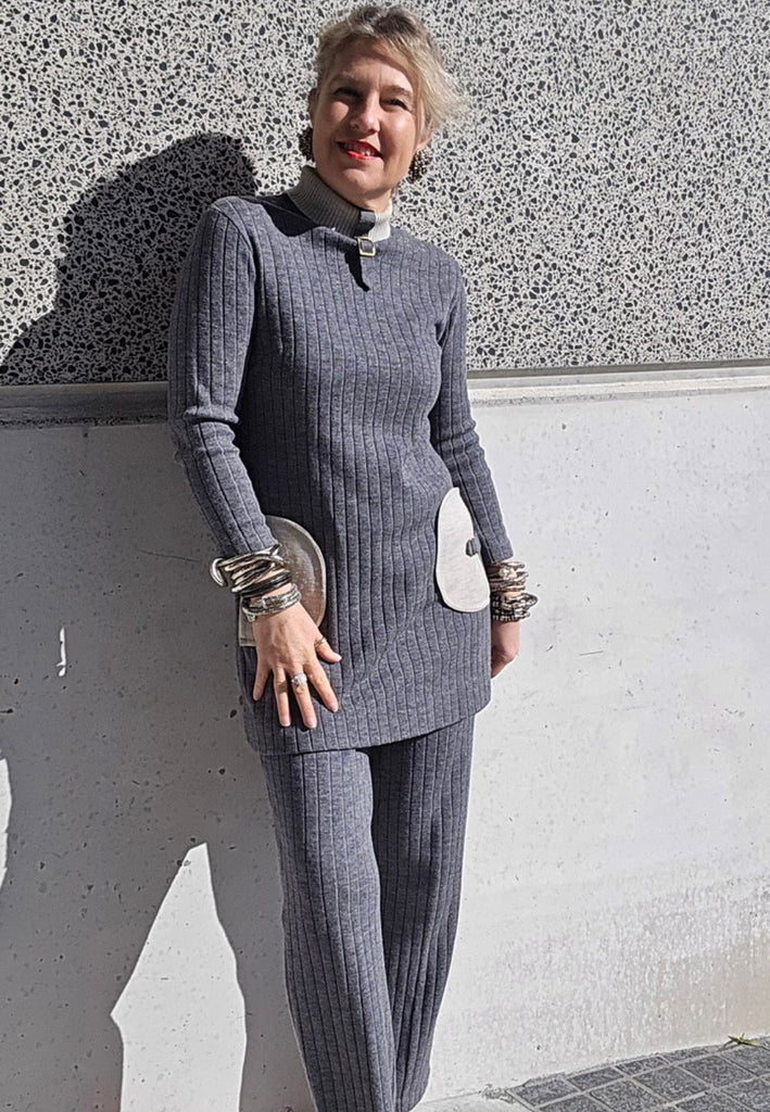 Kathryn by Robert Blake 1970s Grey Ribbed Knit Tunic and Trouser Set 'VIP'