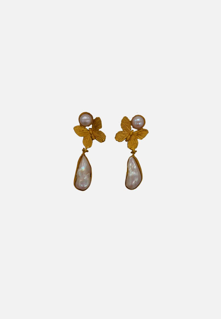 Flutterby Pearl Earrings